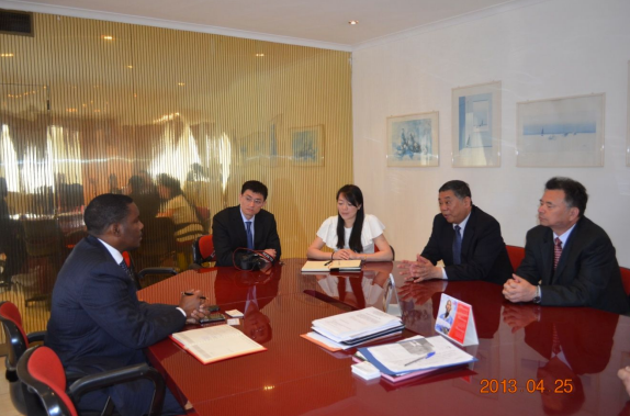 CNMCL Chair of the Board Luo Tao Meeting with Kari Nande, President of the Jiekaming Company